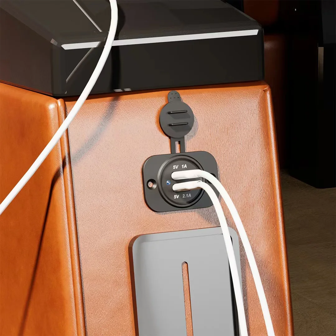 

Автомобильное зарядное устройство с двумя USB-портами, 5 В, 3,1 А