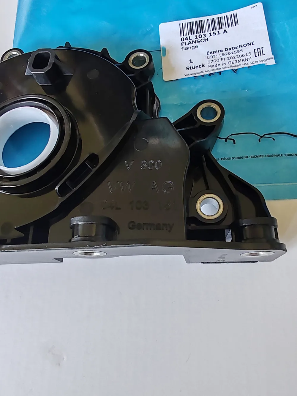Crankshaft sealing ring with flange For Audi seat SKODA VW 1.6 tdi 2.0 Tdi 04L103151 04L103151A 4L103151 4L103151A