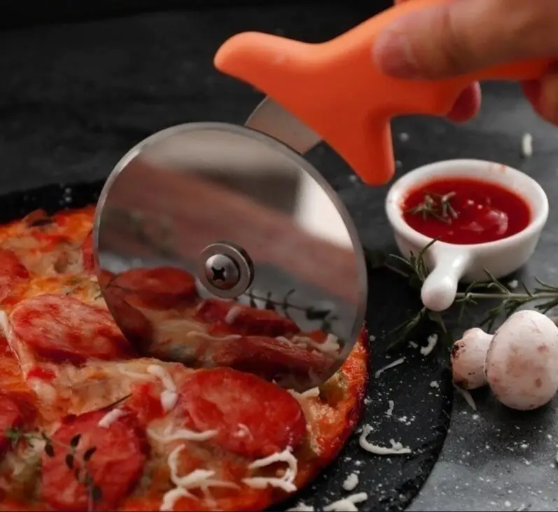 Stainless Steel Cutter Pizza Knife Cake Tools Pizza Wheels Scissors Ideal for Pies Waffles and Dough Cookies