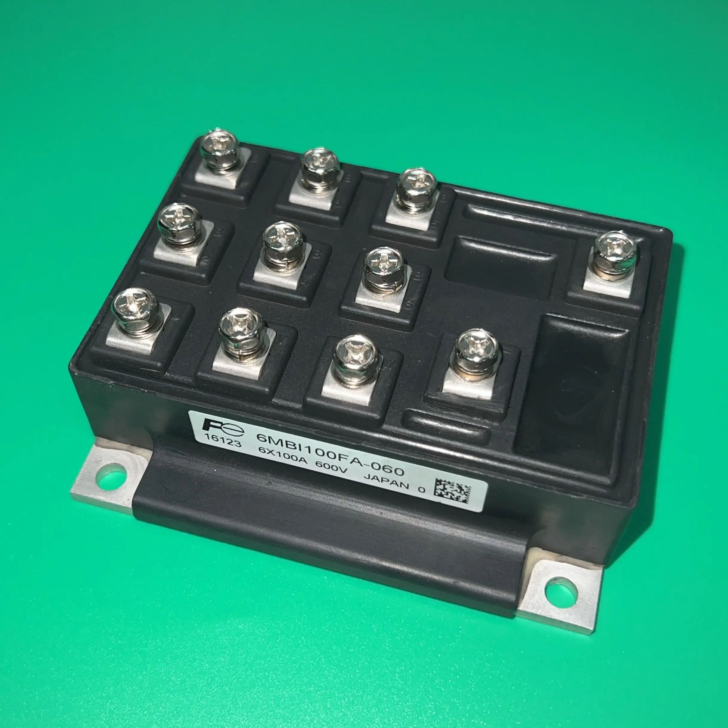 

6MBI100FA-060 модуль 6X100A 600V 6MBI100 FA-060 IGBT 6MBI 100FA060 6MBI100F A-060 6MB1100FA-060
