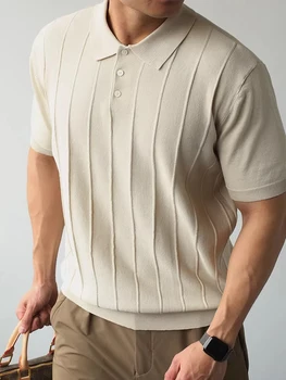 T-Shirt Polo Lavorata a Maglia da Uomo con Mezza Zip, Colletto alla Moda, Jacquard a Righe, Maglieria Casual Coreana Popolare, Maglietta Primavera Estate