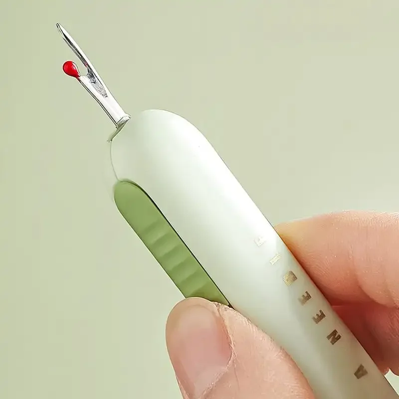 2 In 1 Needle Threader Seam Ripper Multi-Functional Portable Threader For Home Use Needle Sewing Tools