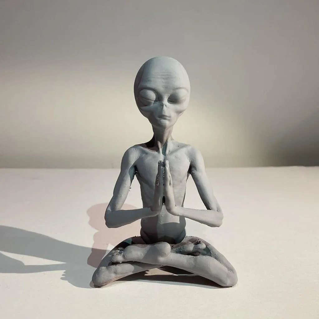 UFO Extraterrestrial Alien Sculpture Ornament Figurine Statue Tabletop Decor