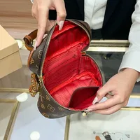 Sac à main de marque pour femmes, sac seau rétro de styliste haut de gamme pour les déplacements, nouvelle collection automne et hiver 2026 5