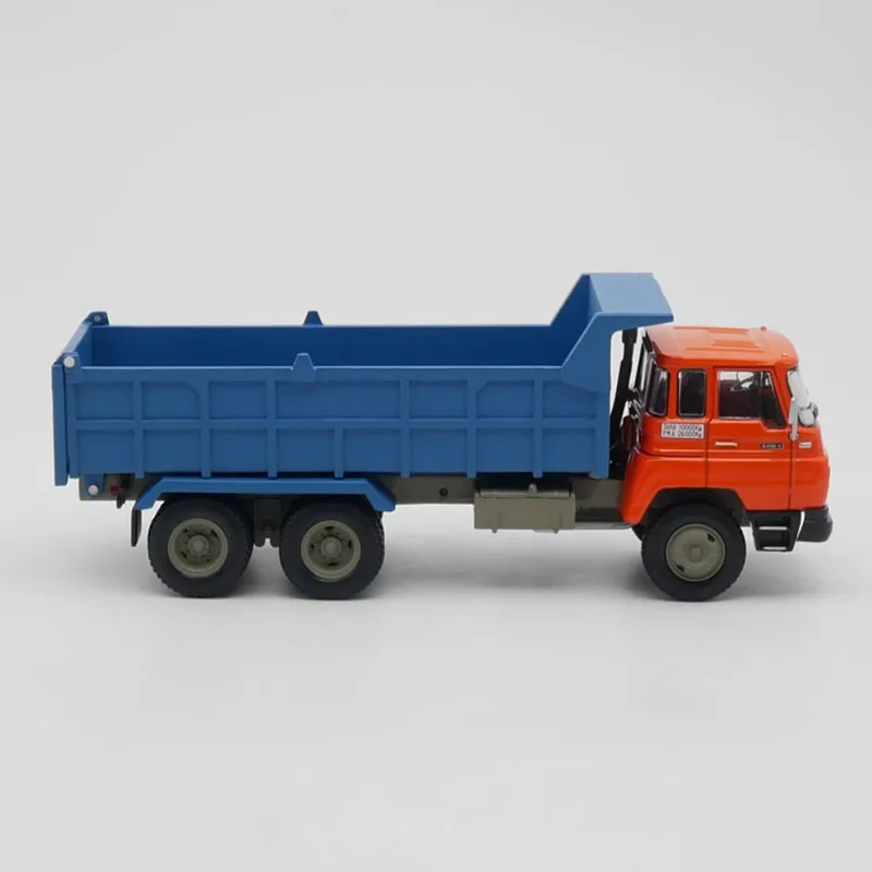 شاحنة قلابة