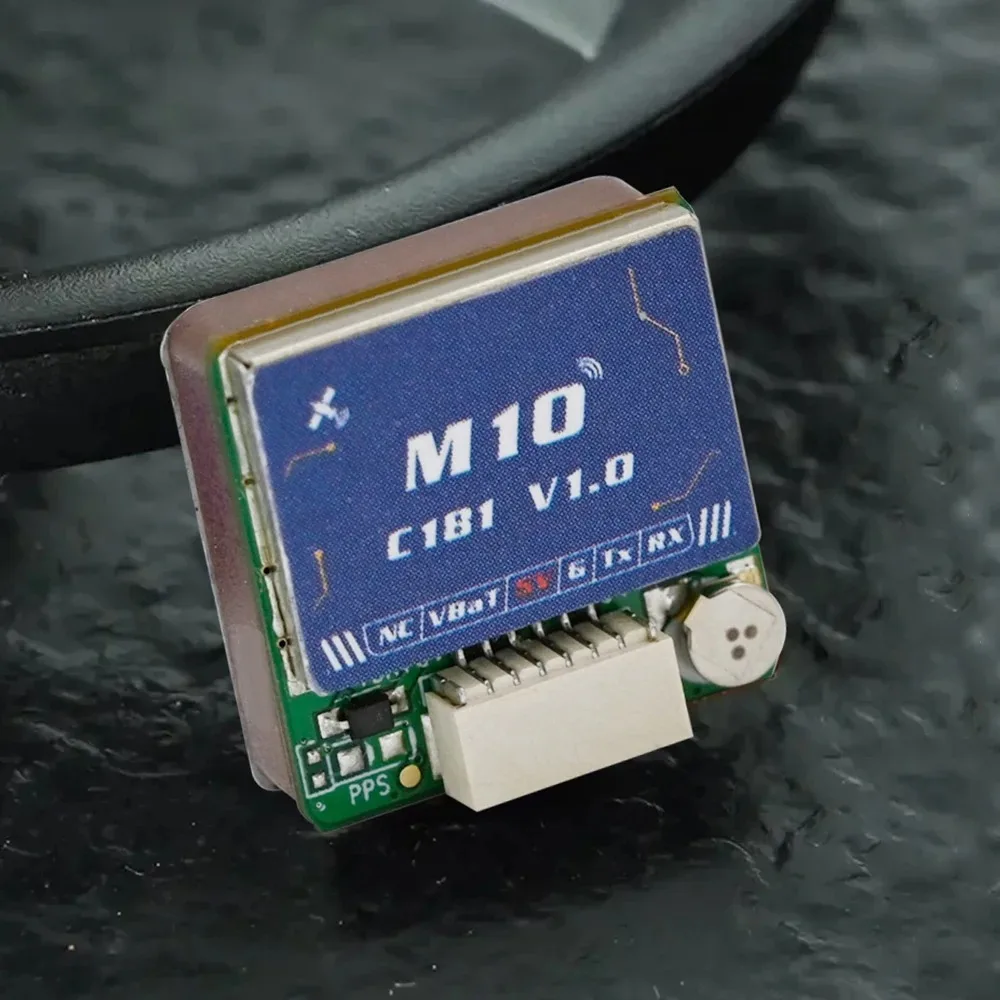 Module GPS M10 pour drone FPV avec boussole, vu de dessus, composants SMD visibles.