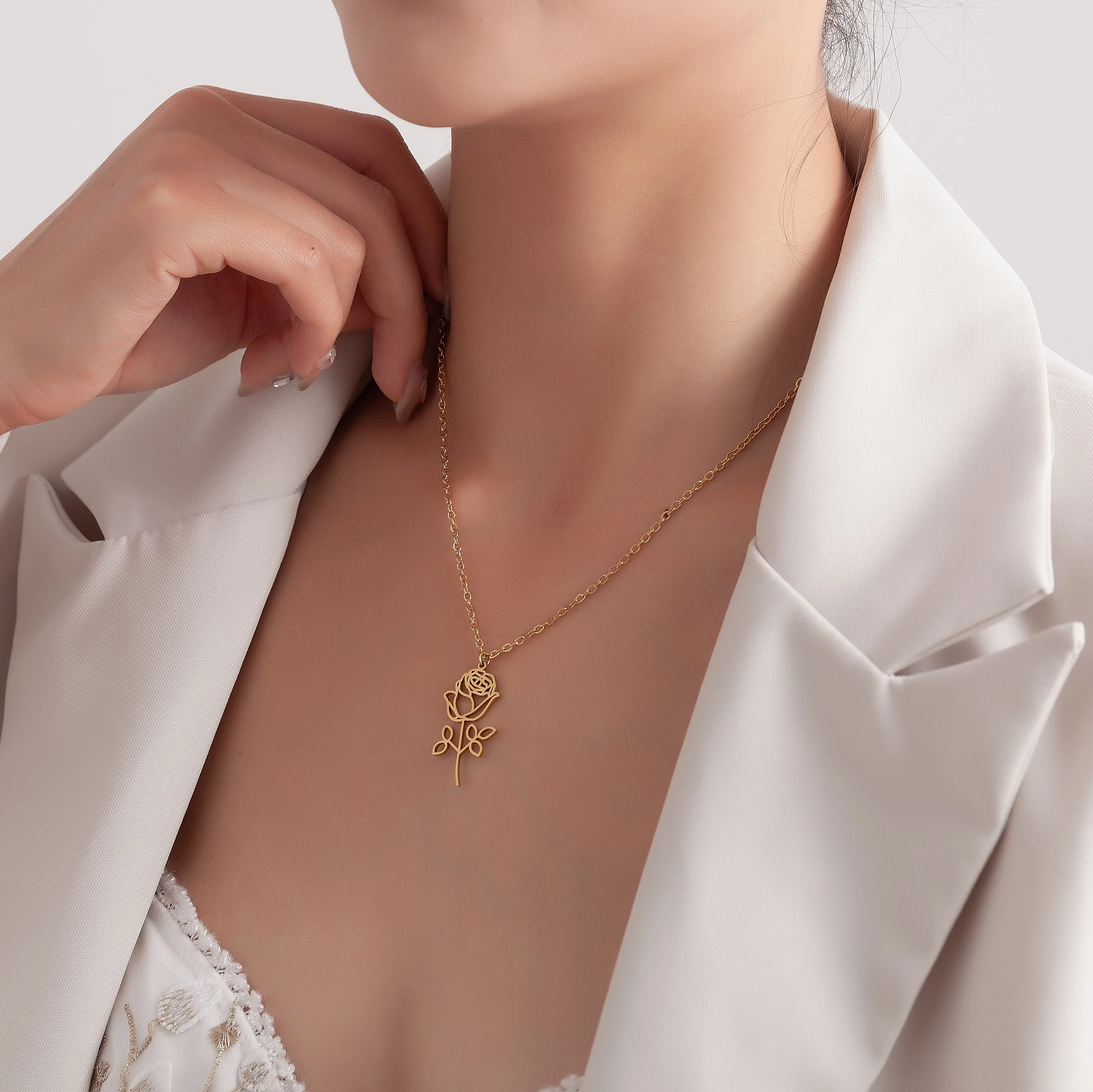 Customized Stainless Steel Rose Necklace Minimalist Custom Flower Necklace Romantic Valentine's Day Gift For Her