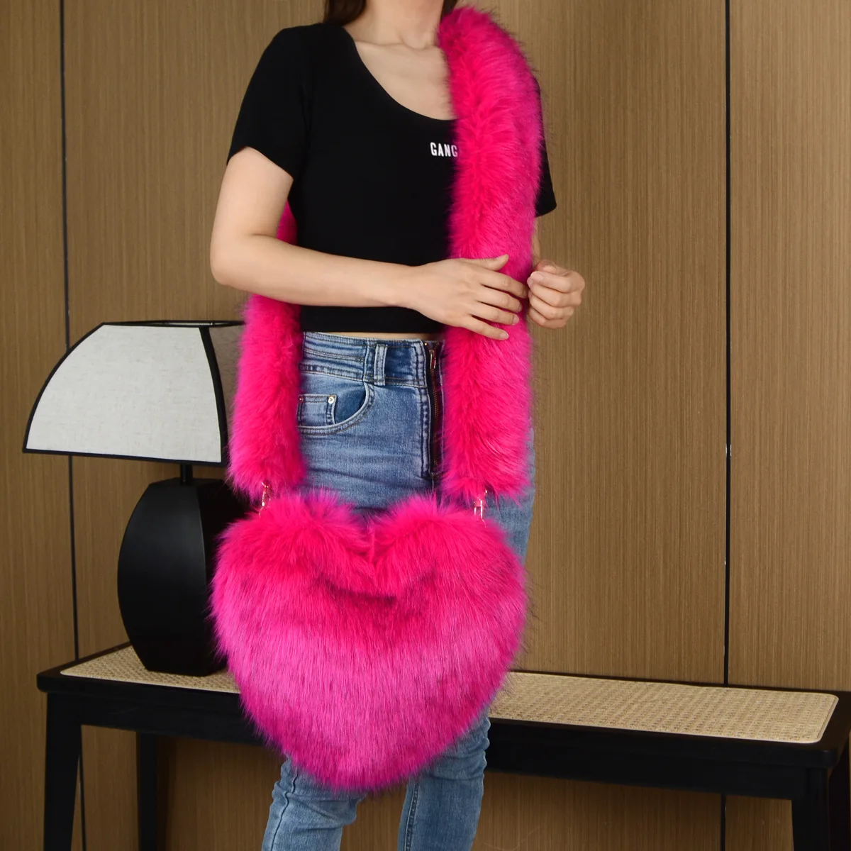 

Y2K Love Hearts Faux Fur Crossbody Bags Designer Imitation Fox Wool Women Shoulder Bags Soft Plush Fluffy Purses 2023 Winter