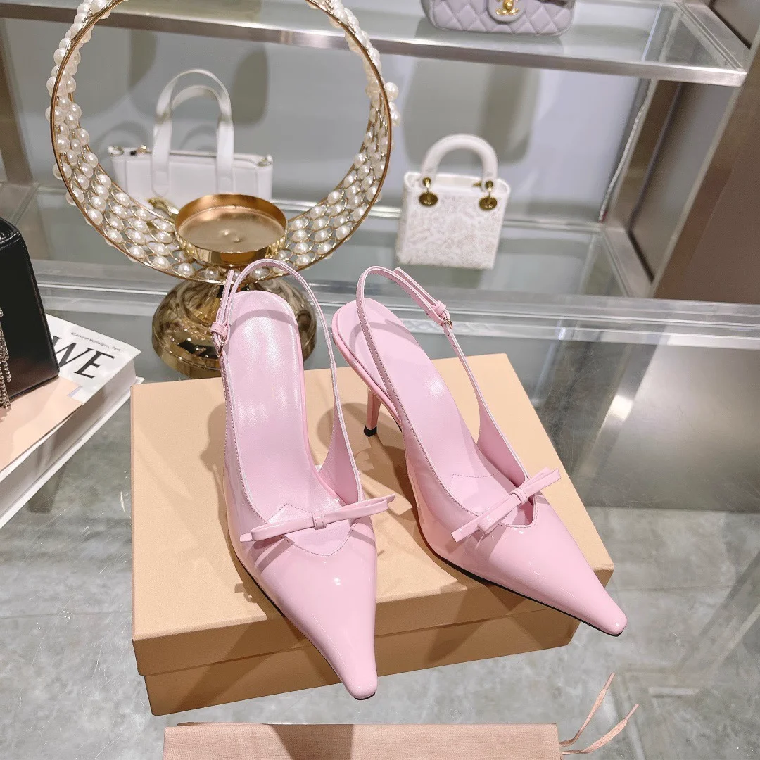 

Runway Cat Heel Sandals Brand 2023 High-End Custom Women's Shoes Bowknot Pointed Toe High Heels French Patent Leather Pumps Star