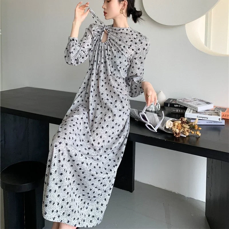 

Fashion Hollow Retro Floral Drawstring Long-sleeved Dress 2024 Spring and Summer New French Elegant Loose Casual Robe Women