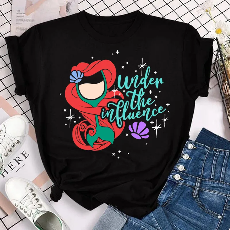Kawaii Mermaid Wine Cup T-Shirt Funny Disney Princess Maglietta Da Donna Y2K Crop Top Abbigliamento Estetico Streetwear Camicetta Tees
