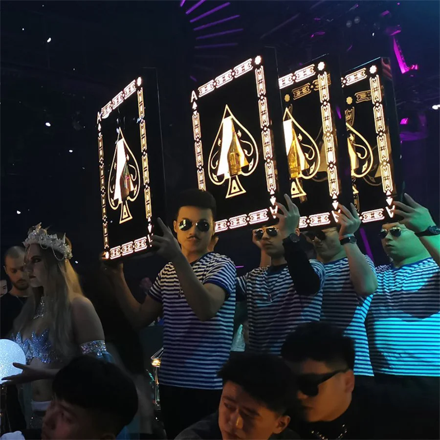 Рисунок 5 - Флакон Ace of Spades VIP дисплей