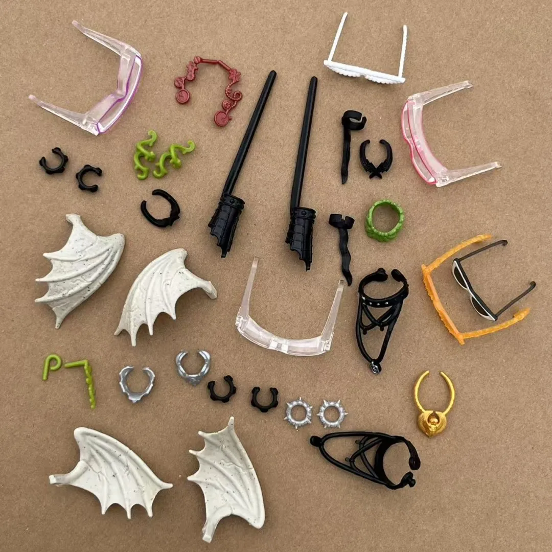 Monster-Puppen-Ohrringe, Flügel, Halsketten, DIY-Puppen-Accessoires, Handring, Brille, originale Puppenteile