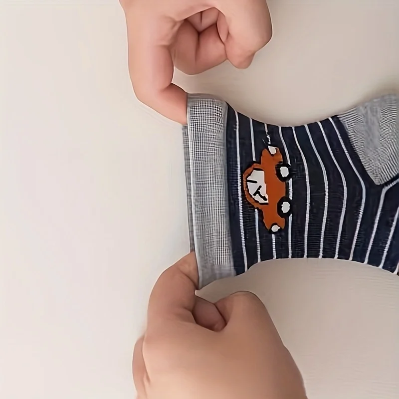 Children's car cartoon stripe pattern mid tube socks are comfortable, breathable, highly elastic, sweat absorbing, and odor resi 5