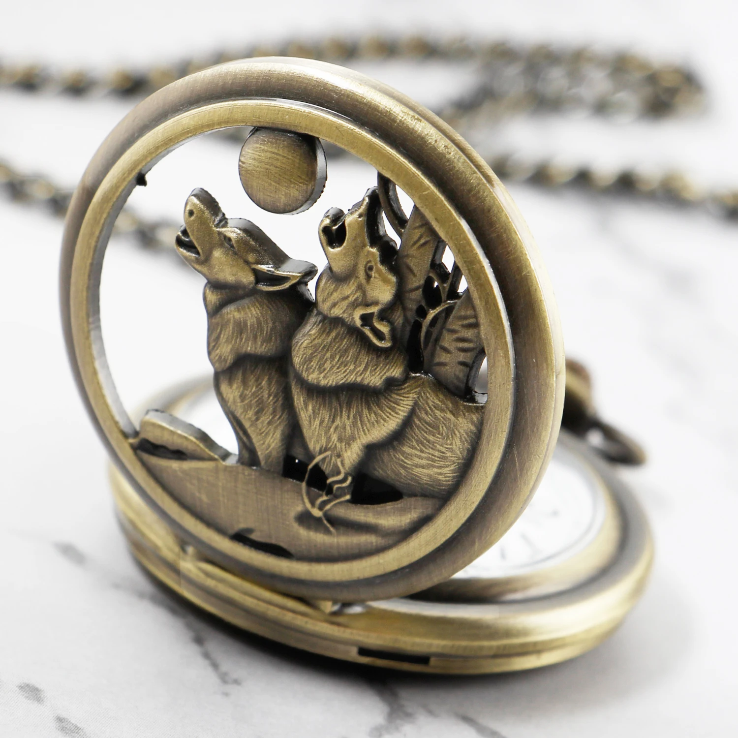 

Exquisite Hollow Wolf Moon Quartz Pocket Watch Vintage Steampunk Chain Clock Men's and Women's Necklaces Jewelry Necklaces Gift