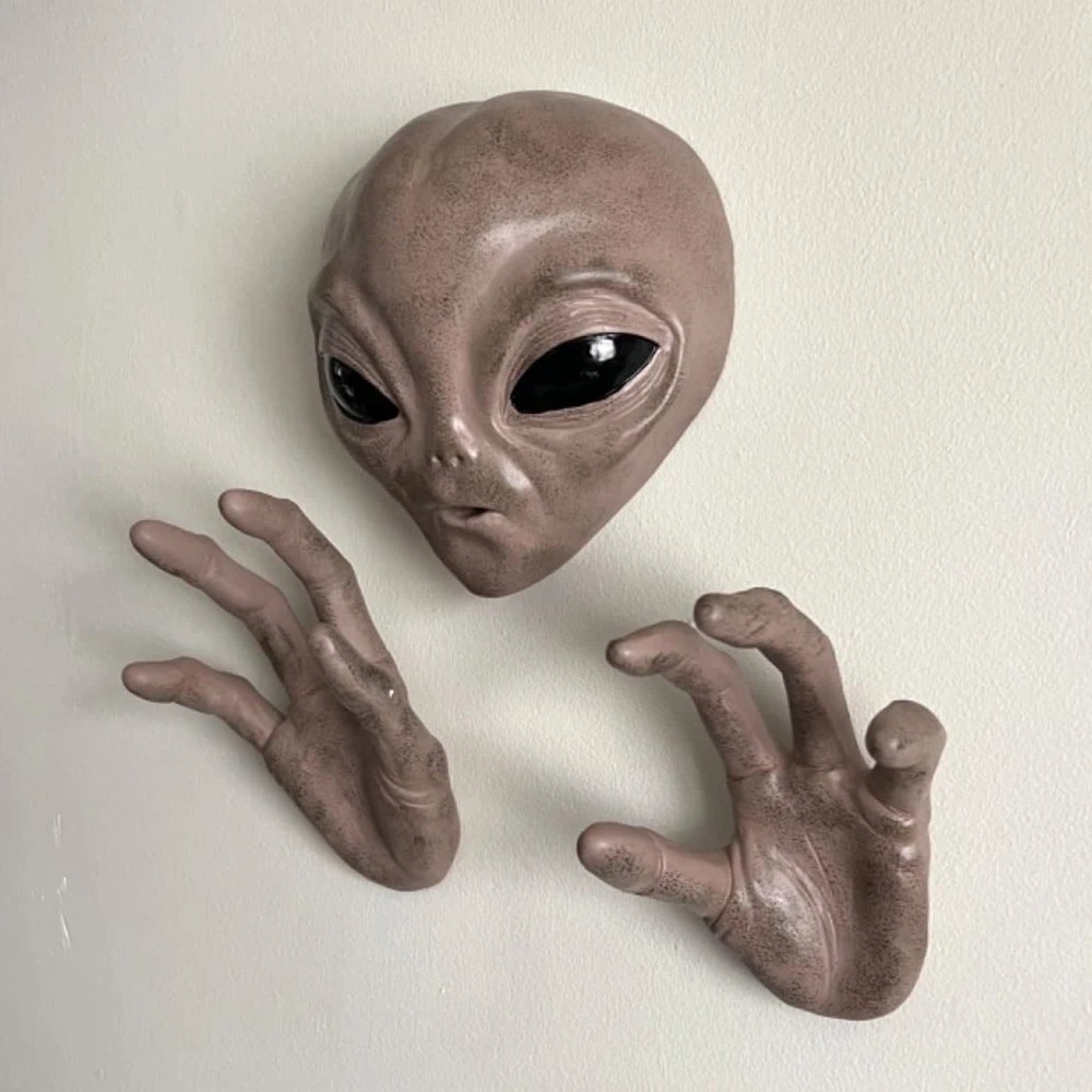 UFO Alien Wall Decor Props Cosplay Spaceship Monster Bar Haunted House Room Deco Halloween Dress Up Party Costume Props
