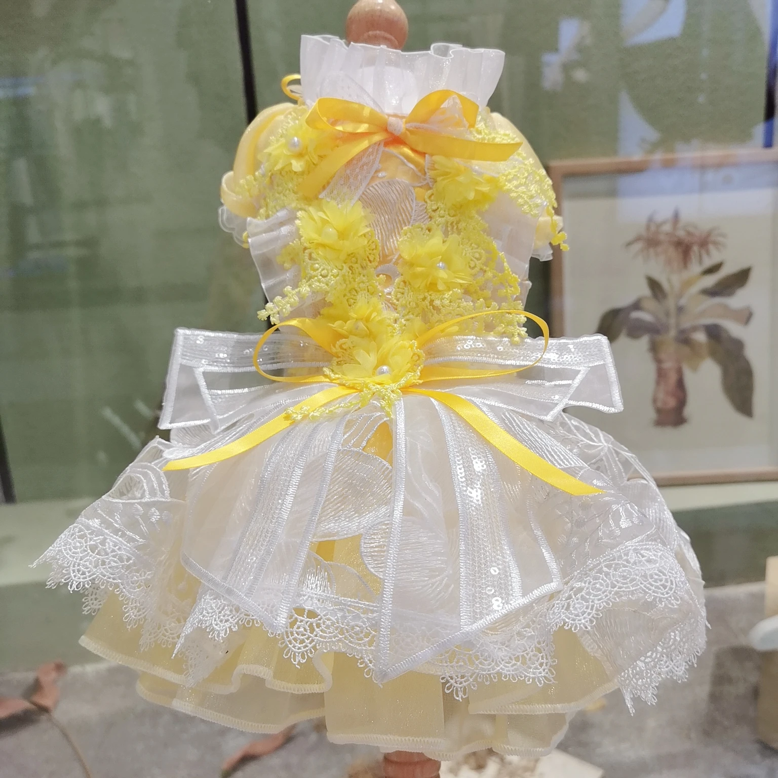 

Fashion High-end Pet Puppy Dog Clothes Handmade Yellow White Cotton Lace Flower Decor Bow Princess Dresses For Small Medium Dog