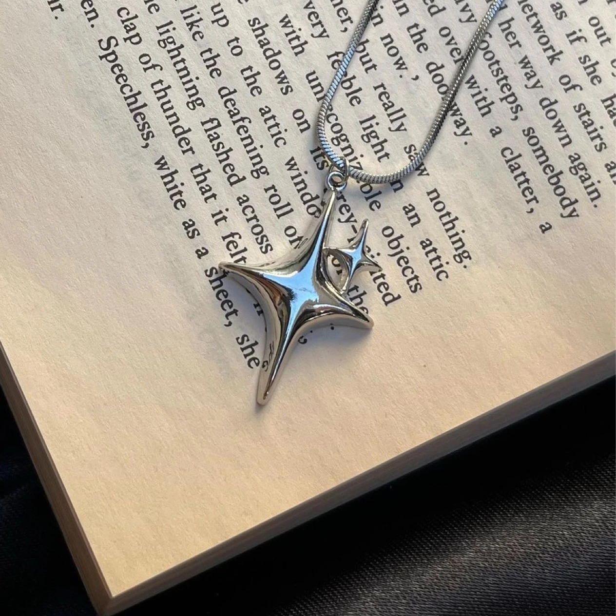 SETUP-EXE★韓国★人気★STAR CROSS NECKLACE / SILVER Minimalist Star Cross Stainless Steel Pendant Necklace for