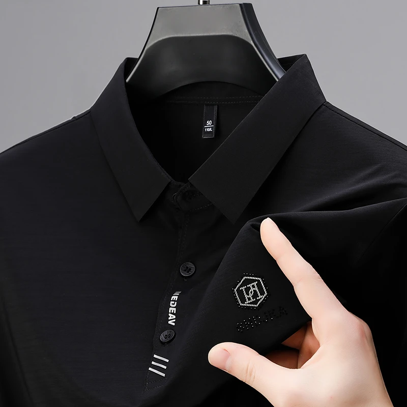 Neues Herren Business Casual Kurzarmhemd mit Abzeichen einfarbiges Polos hirt modisch atmungsaktiv bequem vielseitig Top – Detail 4