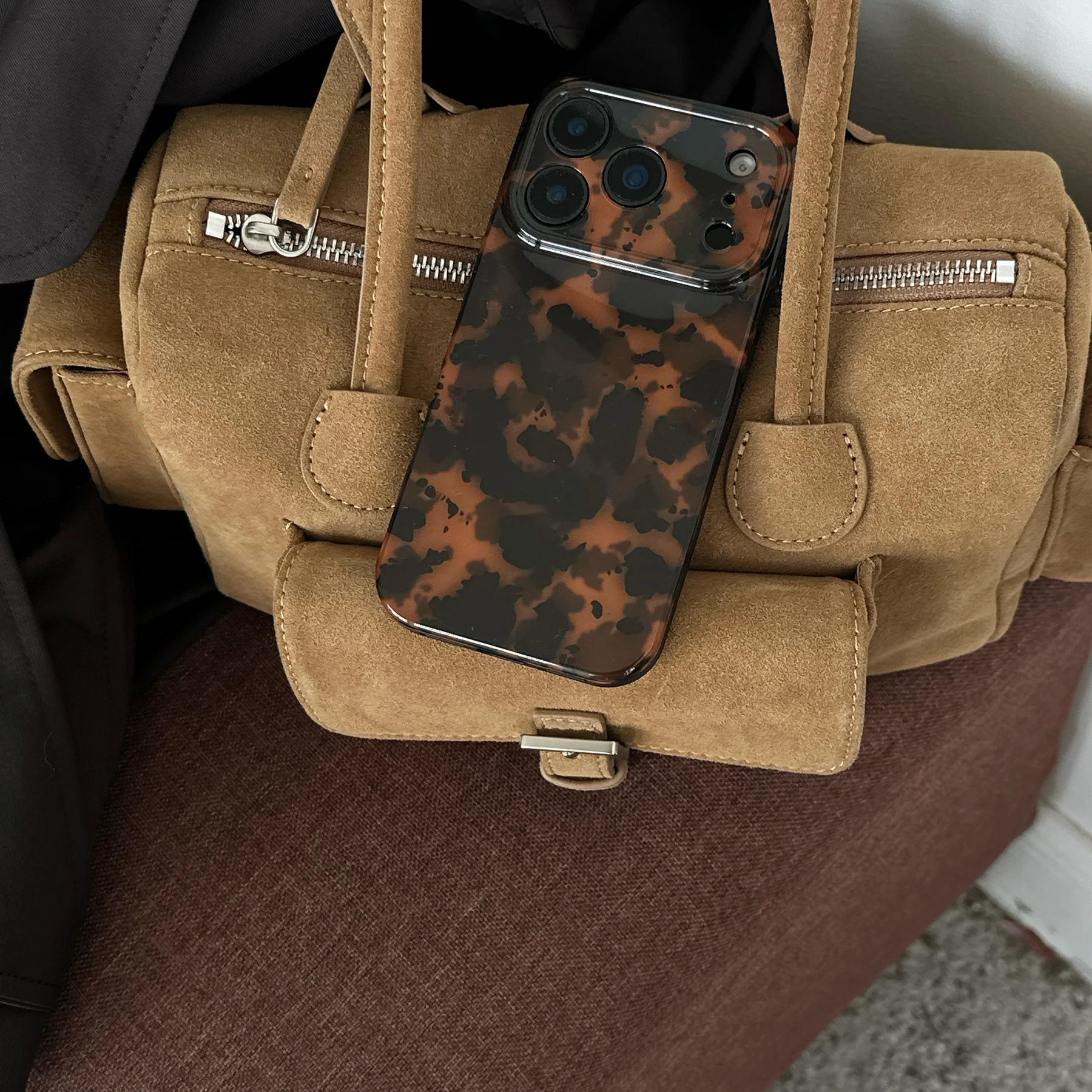 Retro Stylish Amber Color Lamber Pattern Glossy Phone Cover Case for iPhone 17 16 15 14 13 12 Pro Max Plus Air Image 33