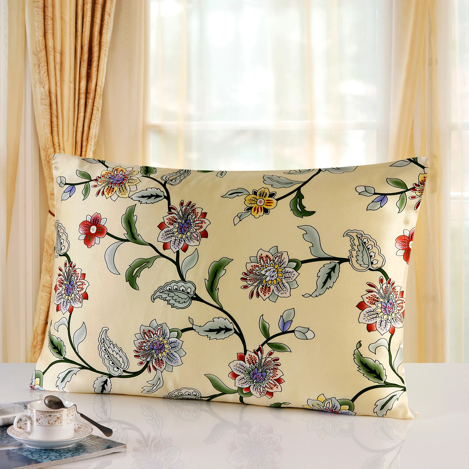 

Chinoiserie Silk Pillowcase With OEKO-TEX Front In Silk & Back In polyester