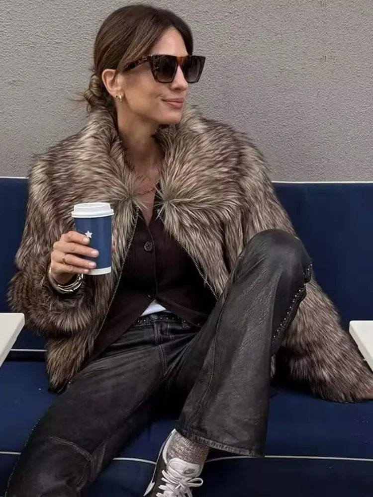 HH 2025 Women Winter Warm Faux Fur Coats Lapel Long Sleeve Zipper Jacket Female Fashion High Street Short Coat Outerwear