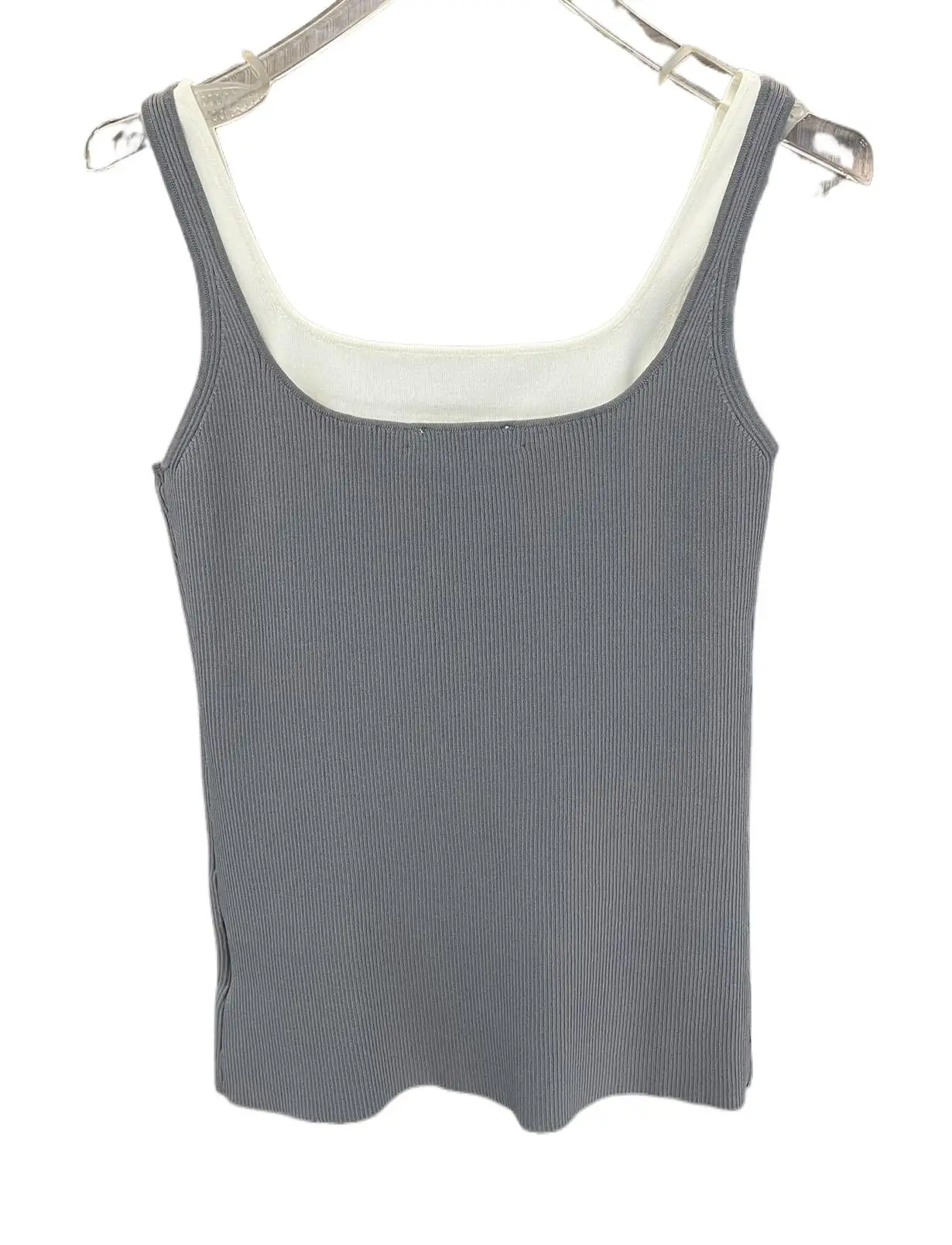 

2023 Women's Clothing Knitted Fashionable Vest 0811