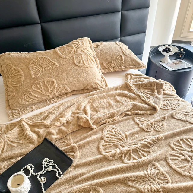 Coral Fleece Fabric Autumn Blanket with Exquisite 3D Butterflys Soft Comfortable Warm Winter Sofa Blankets Four Seasons Blanket 5