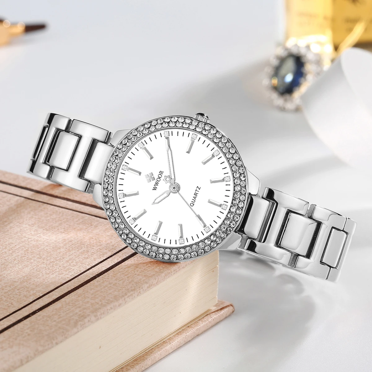 WWOOR Elegant Woman Watch Fashion Ladies Diamond Watches Waterproof Stainless Steel Quartz Bracelet Watch Gift Relogio Feminino