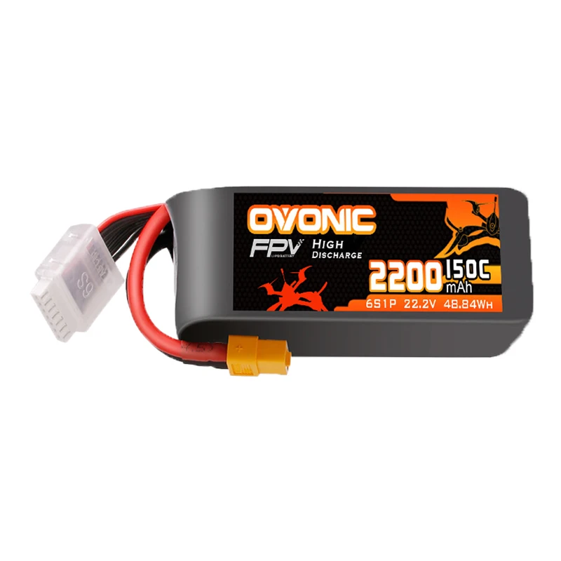 Batterie LiPo RC 11.1V 2200mAh 25C insérée dans un drone, illustration d'utilisation