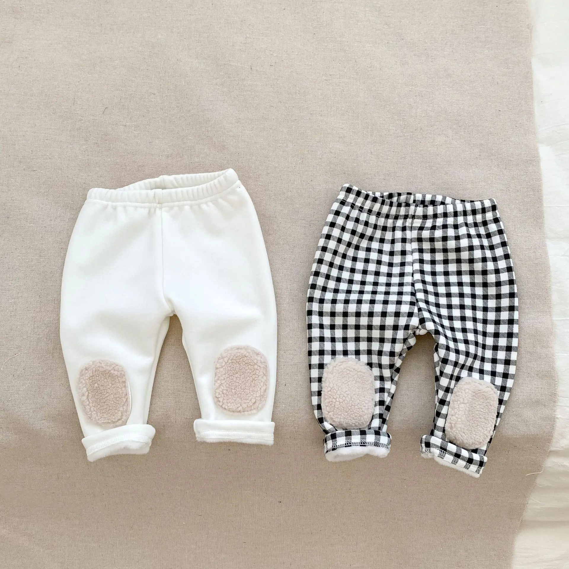 

2024 Winter New Baby Fleece Leggings Cute Infant Thick Warm Trousers Toddler Pp Pants Plus Velvet Boys Girls Plaid Leggings