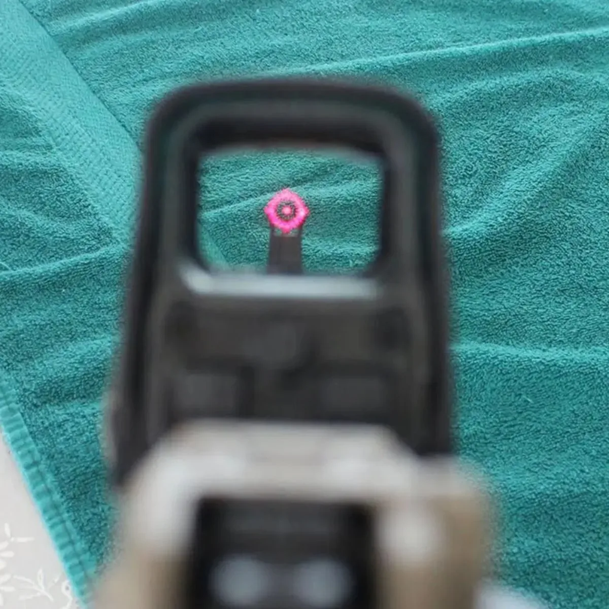 Tactical Red Dot Holographic Sight with Magnifier for Hunting Riflescopes and Airsoft Guns