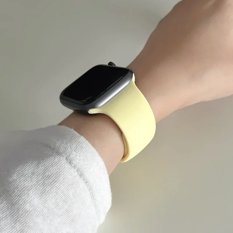 Premium Silicone Sports Band for Smartwatches - Versatile Size Options