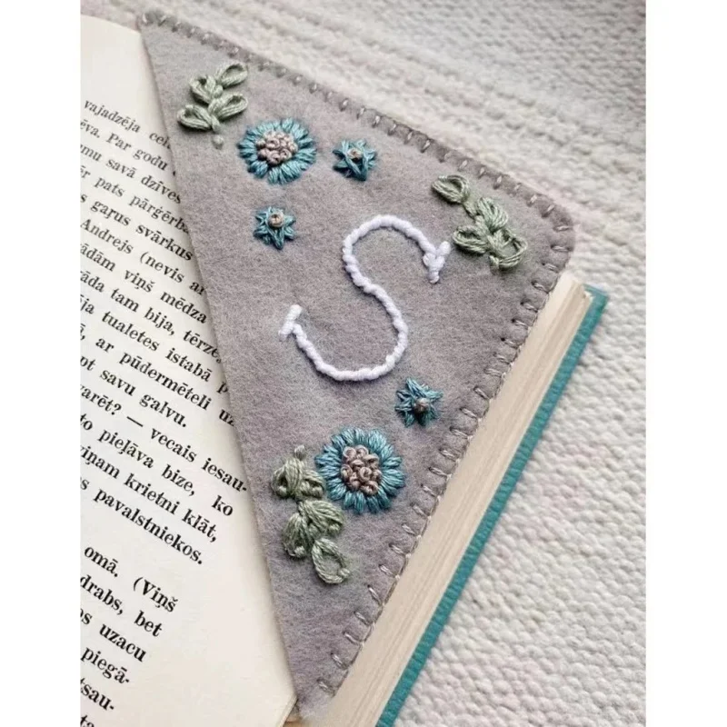 Creative embroidered bookmarks personalized hand-embroidered book corners school supplies cute bookmarks metal bookmark,floral painting bookmark,magnetic bookmark,animal bookmark,wooden bookmark,bookmarks stationery supplies,acrylic bookmark,paper bookmark,retro flower bookmark,shell light bookmark