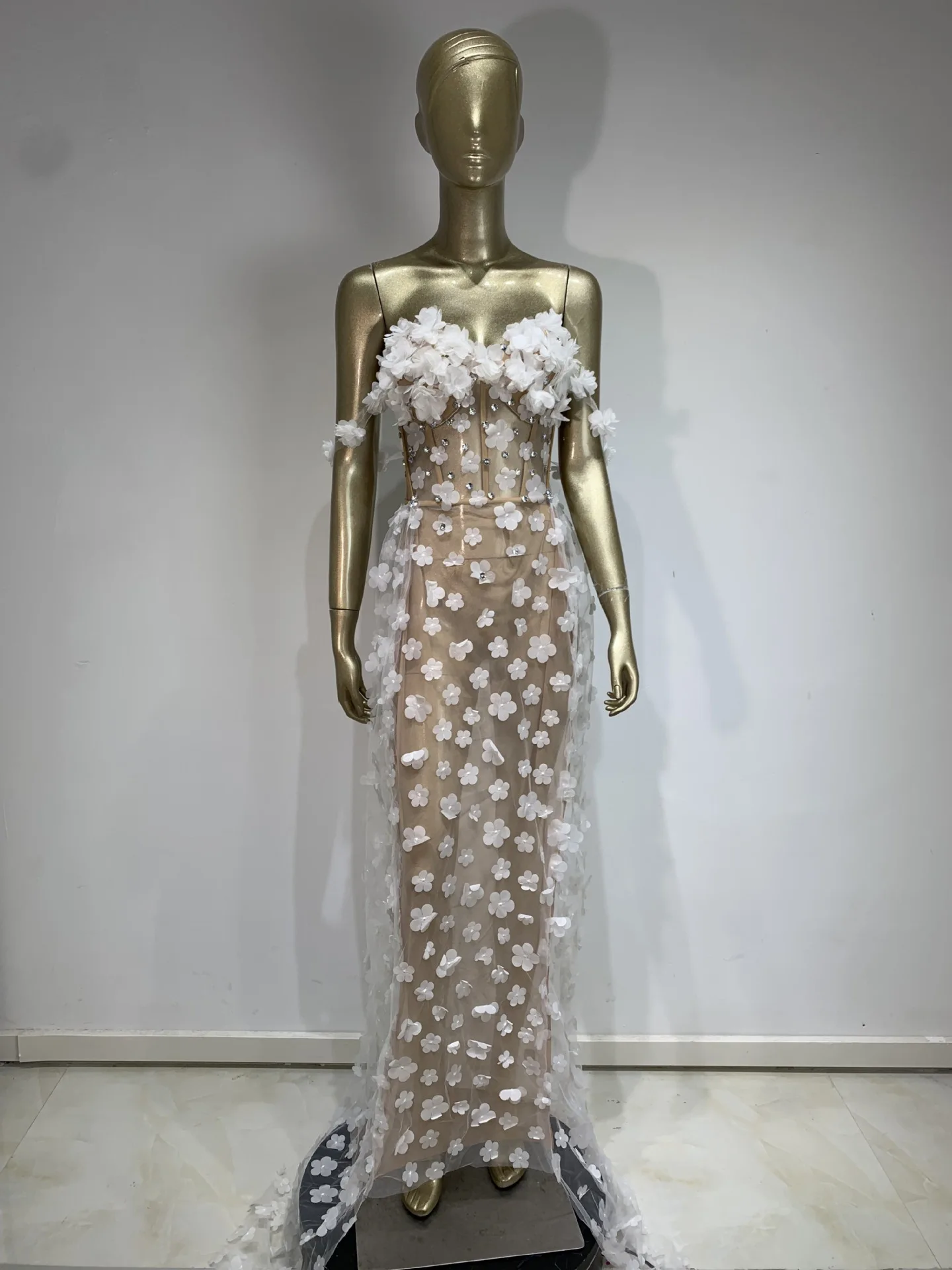 Ready Dress Women Sexy See Through Evening Dresses Sleevelss White  Appliques Maxi Long Club Topic Party Dress Nightwears Costume