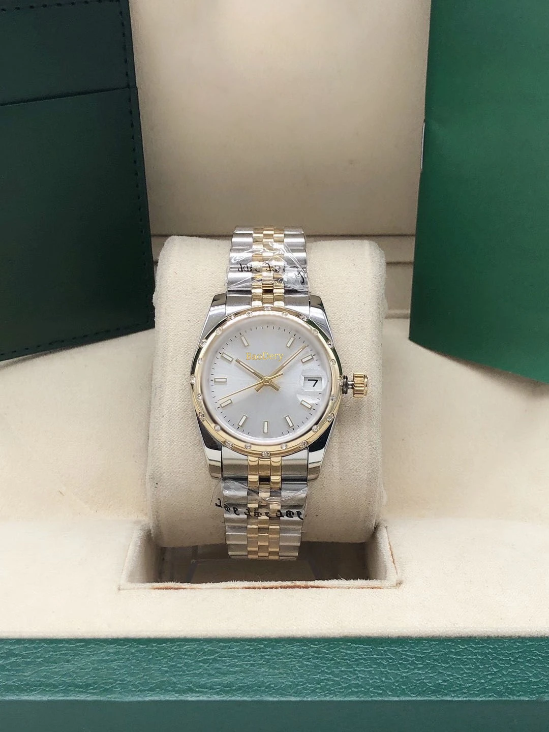 31mmLuxury Brand Watch for Women - Boasting a 31mm Dial, Diamond Bezel,   Strap for Ultimate Comfort and Style