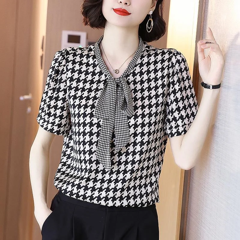 

Woman Spring Summer Style Blouse Shirts Lady Casual Short Sleeve Bow Tie Collar Plaid Printed Blusas Tops ZZ1857