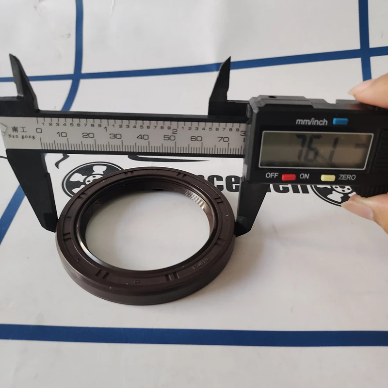Genuine Transfer Case Oil Seal for Hyundai Santa Fe Veracruz Tucson Kia Sorento Sportage IX35 2.7 2.4 3.0 4735039300