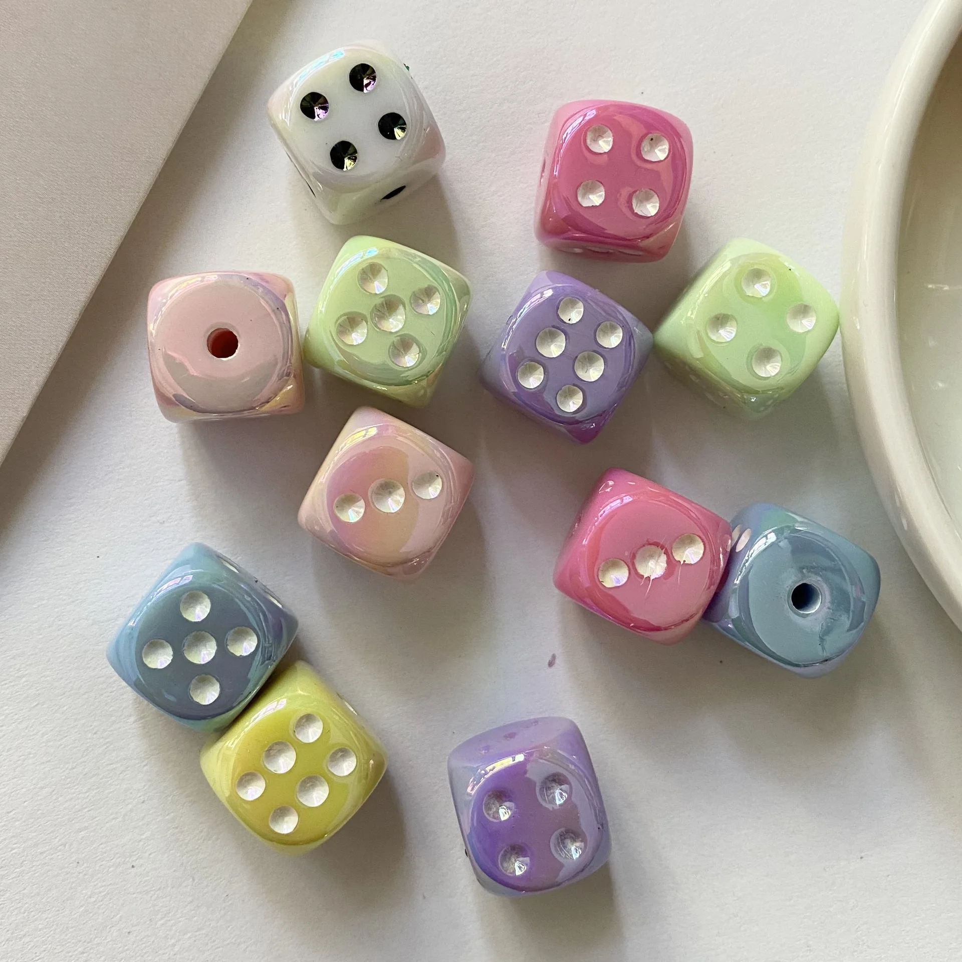 14mm 아크릴 수제 DIY 사각형 구멍있는 비즈 숫자 주사위 팔찌 장식 액세서리 재료