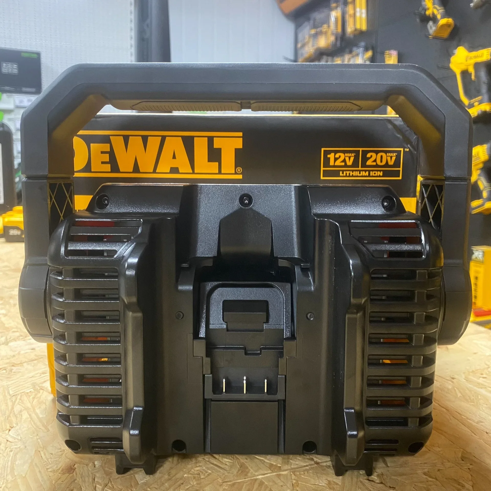 DEWALT DCL077B 12V 20V MAX lithium ion cordless compact task light