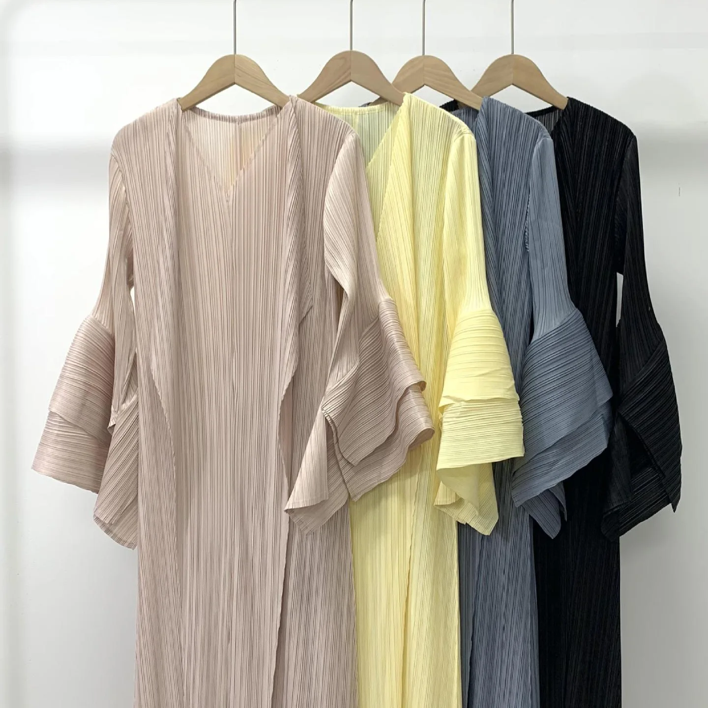 

Женское плиссированное платье миаке, модное платье большого размера с V-образным вырезом и расклешенными рукавами