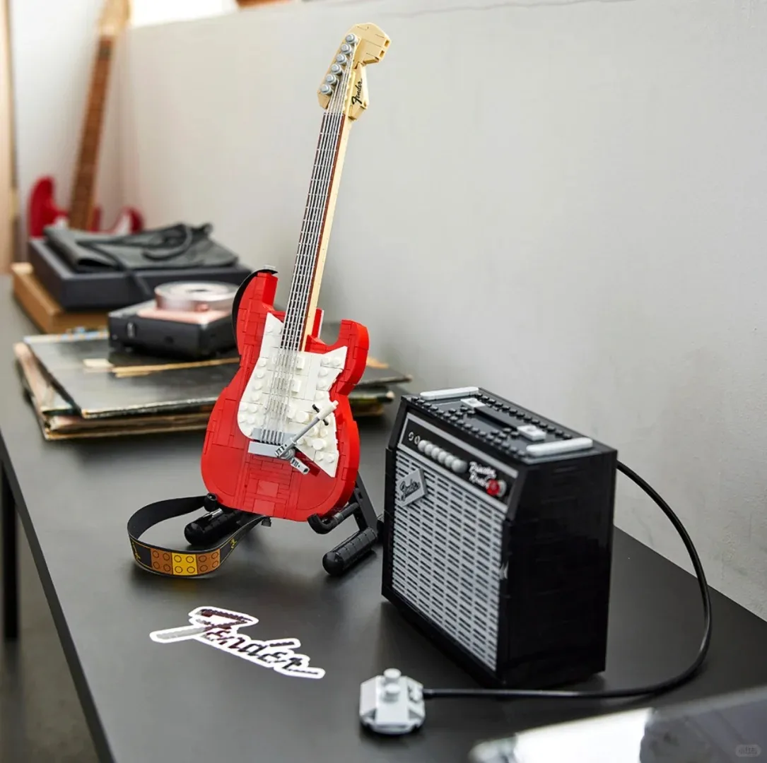 1074 kreative rote 1970er-Jahre-Fanta-Gitarrenbausteine, Montagespielzeug, Geschenke, geeignet für Kinder und Erwachsene