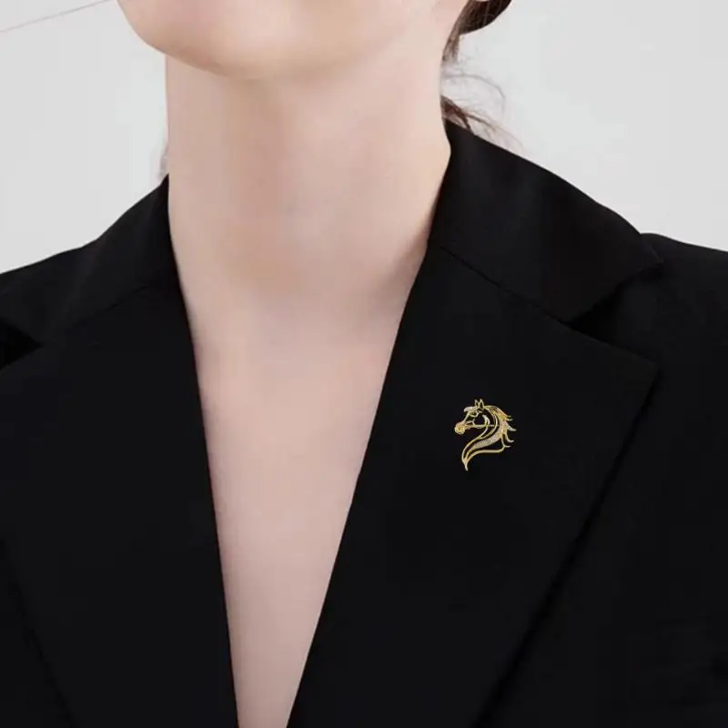 1pc Simple Exquisite Hollow Horse Brooch Versatile Temperament Animal Small Brooch Pin Fashion Clothing Jewelry Accessories Gift