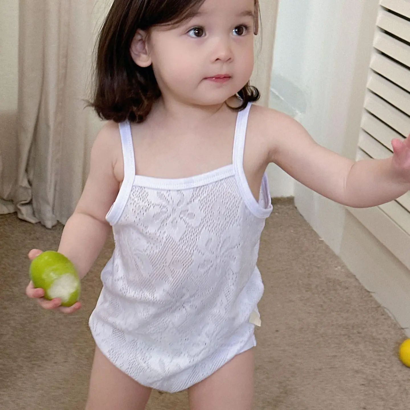 

2024 летняя тонкая открытая детская одежда для мальчиков и девочек, однотонная Удобная комбинезон без рукавов, детская одежда