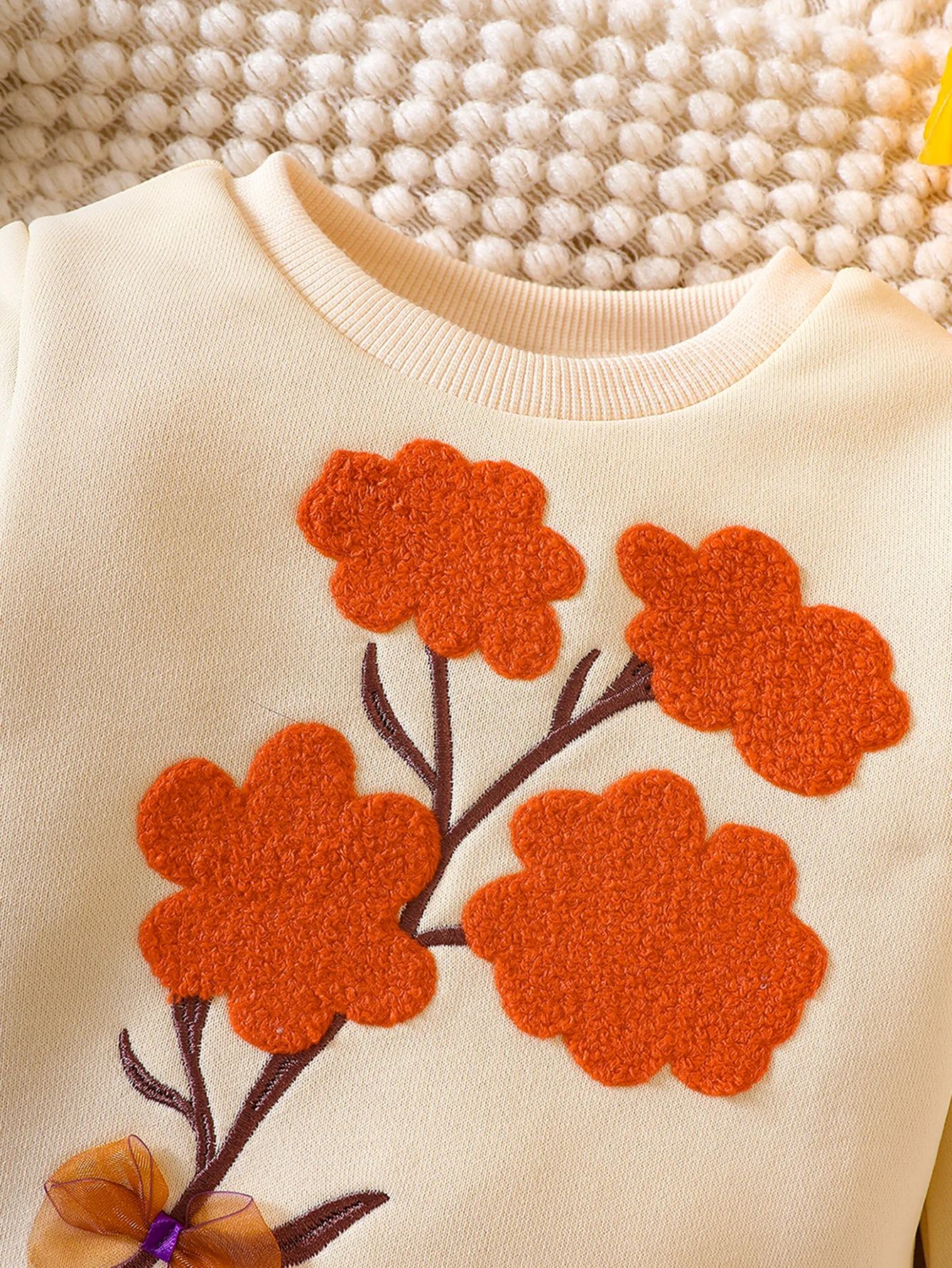Spring And Autumn Girls Round Neck Long Sleeve Flower Bow Top Fashion Warm Loose Cute Versatile T-shirt