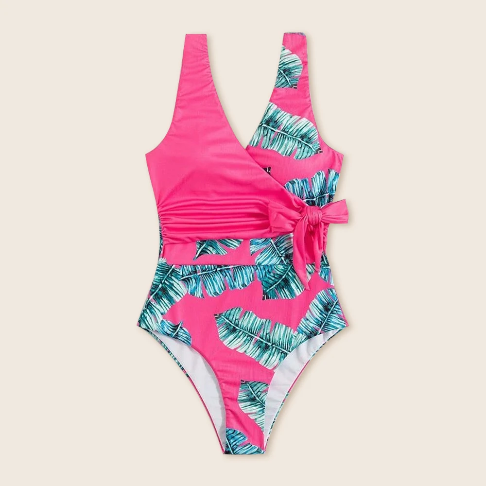 Family Matching Outfits Mother And Daughter Whole Swimsuit Father Son Beach Shorts Mom Kids Swimwear Summer Bathing Suits 2