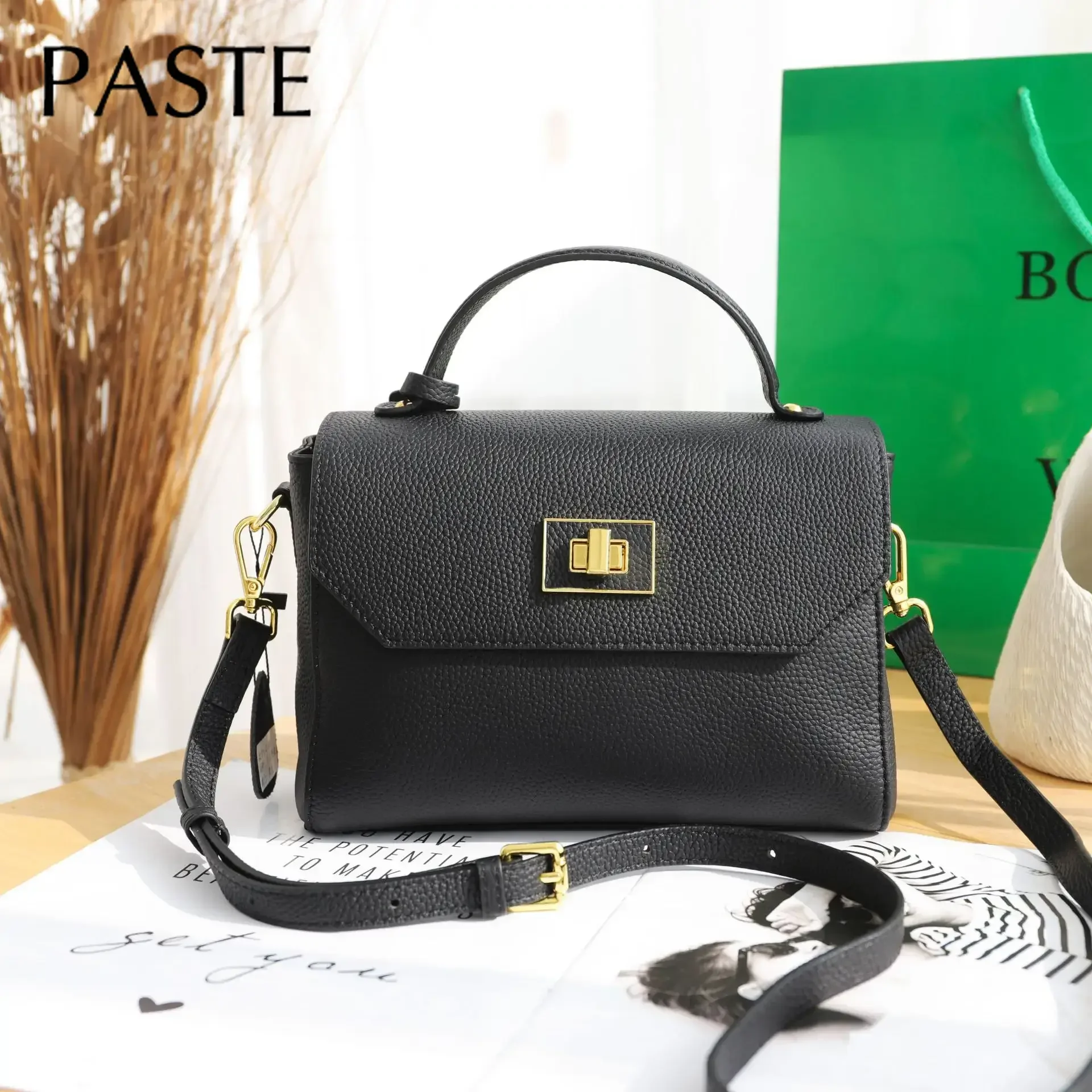 ADSB★Large Triangolo Bag★25SS★Cow Leather★人気早期完売 Consuelo | Women's crossbody bag in leather color chocolate