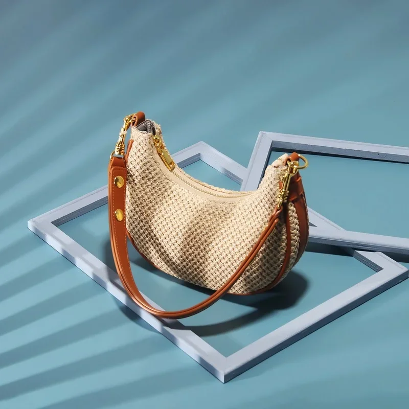 

Summer Hand-woven Straw Hobo Bag Women's Fashion Shoulder Bag Simple Half Moon Armpit Bag Seaside Beach Holiday Tote Bag Female