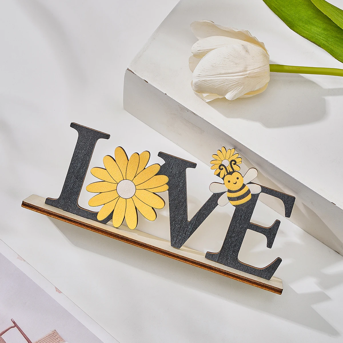 1PC, Valentine's day, a wooden "love" letter decorative item with a bee flower shape