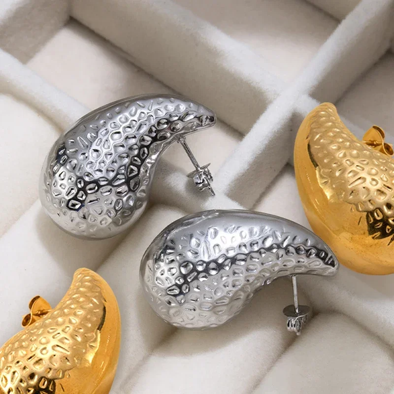 Nuovo Fascino In Acciaio Inossidabile Strutturato Pvd Waterdrop Orecchini Dupes Color Argento Droplet Huggie Chunky Dome Drop Ear Jewelry